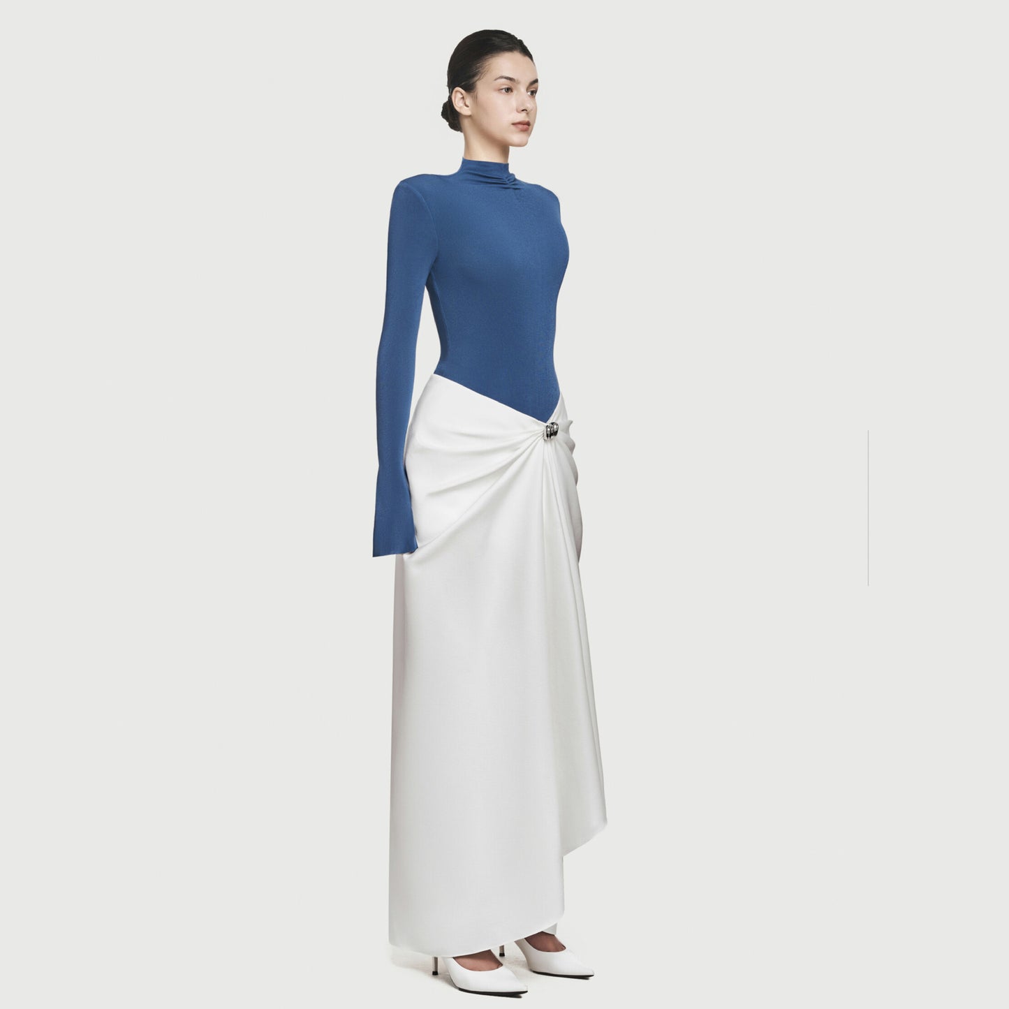 Contrast Color High Neck Pleated Dress