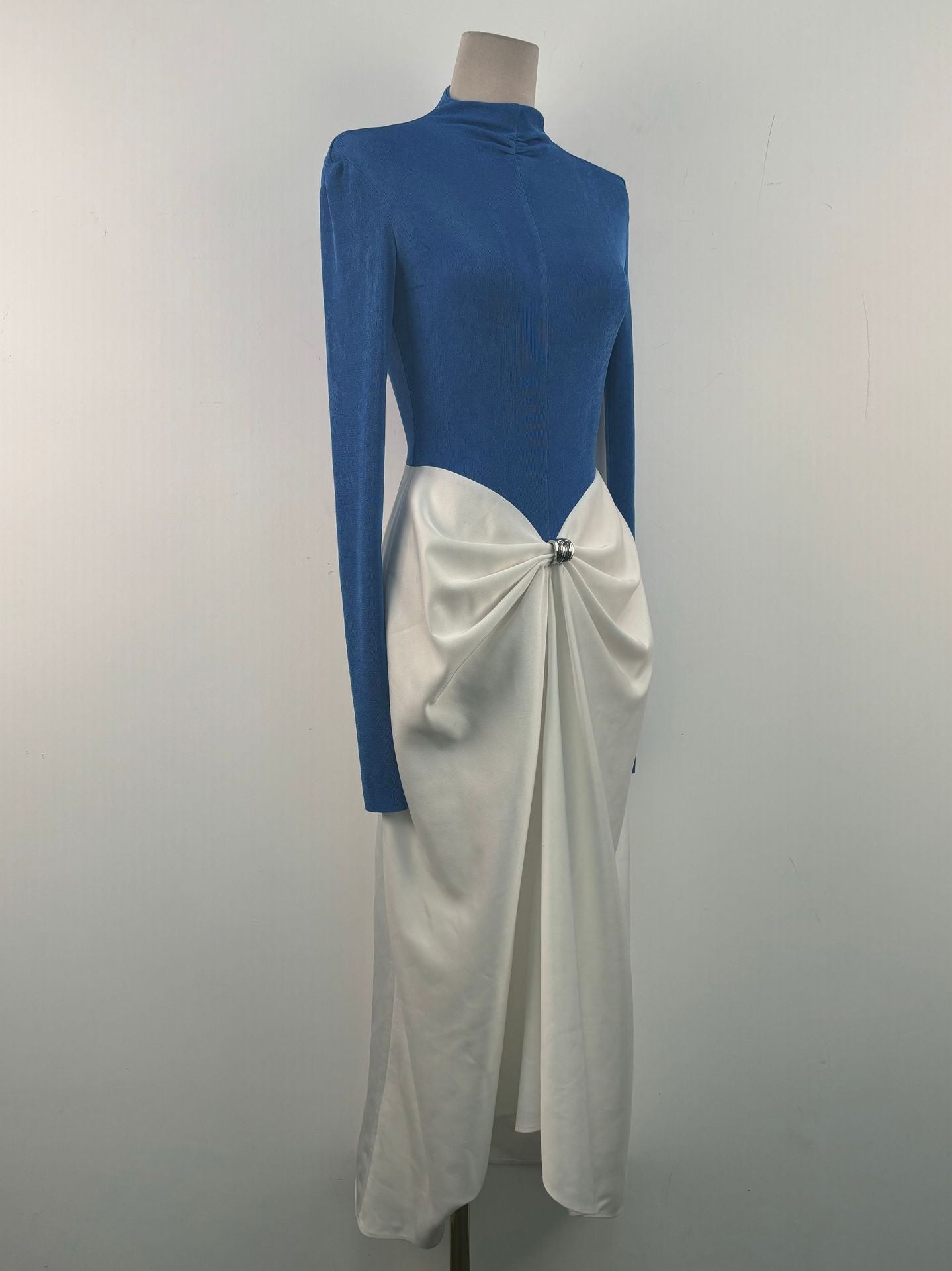 Contrast Color High Neck Pleated Dress