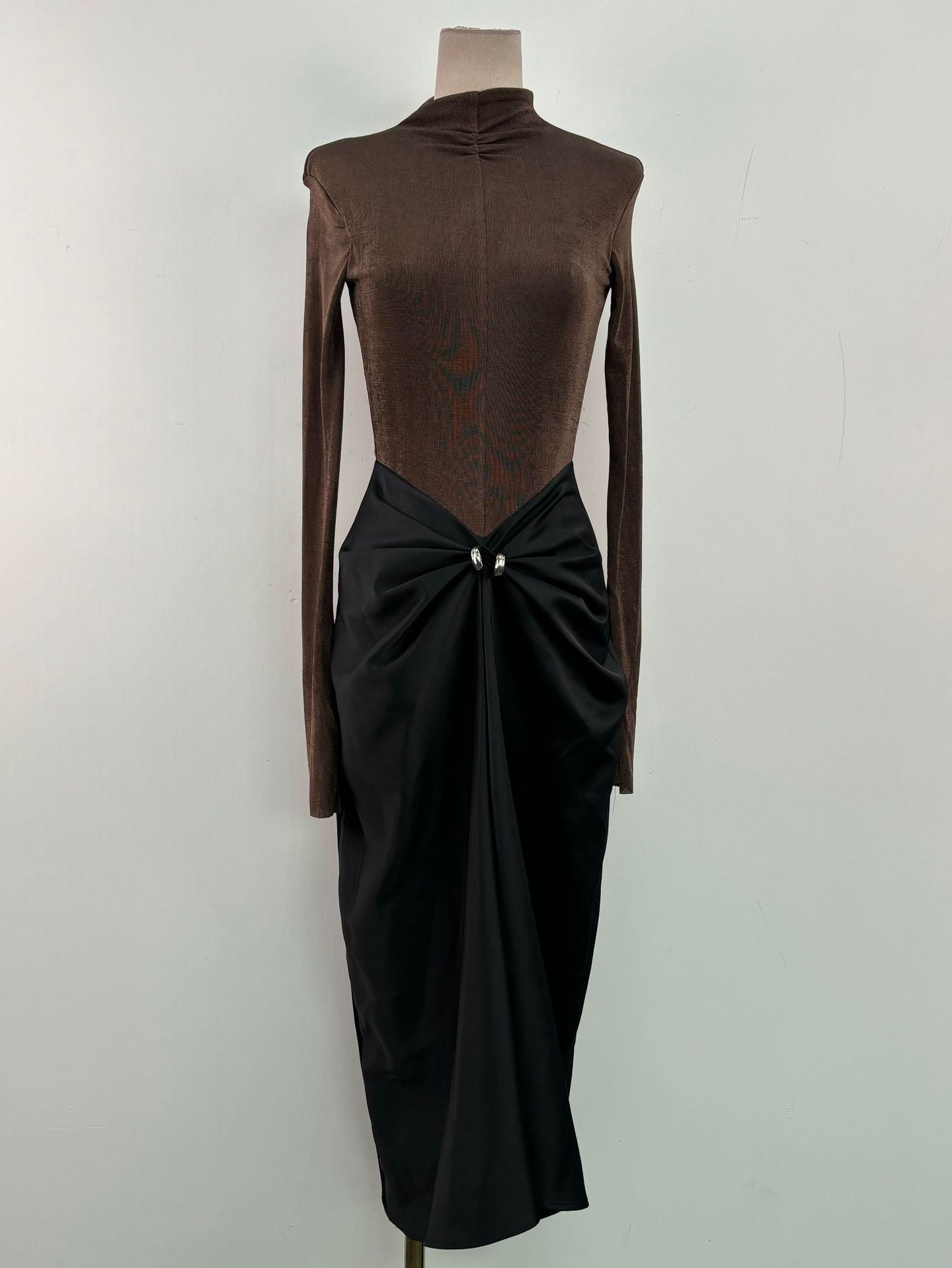 Contrast Color High Neck Pleated Dress