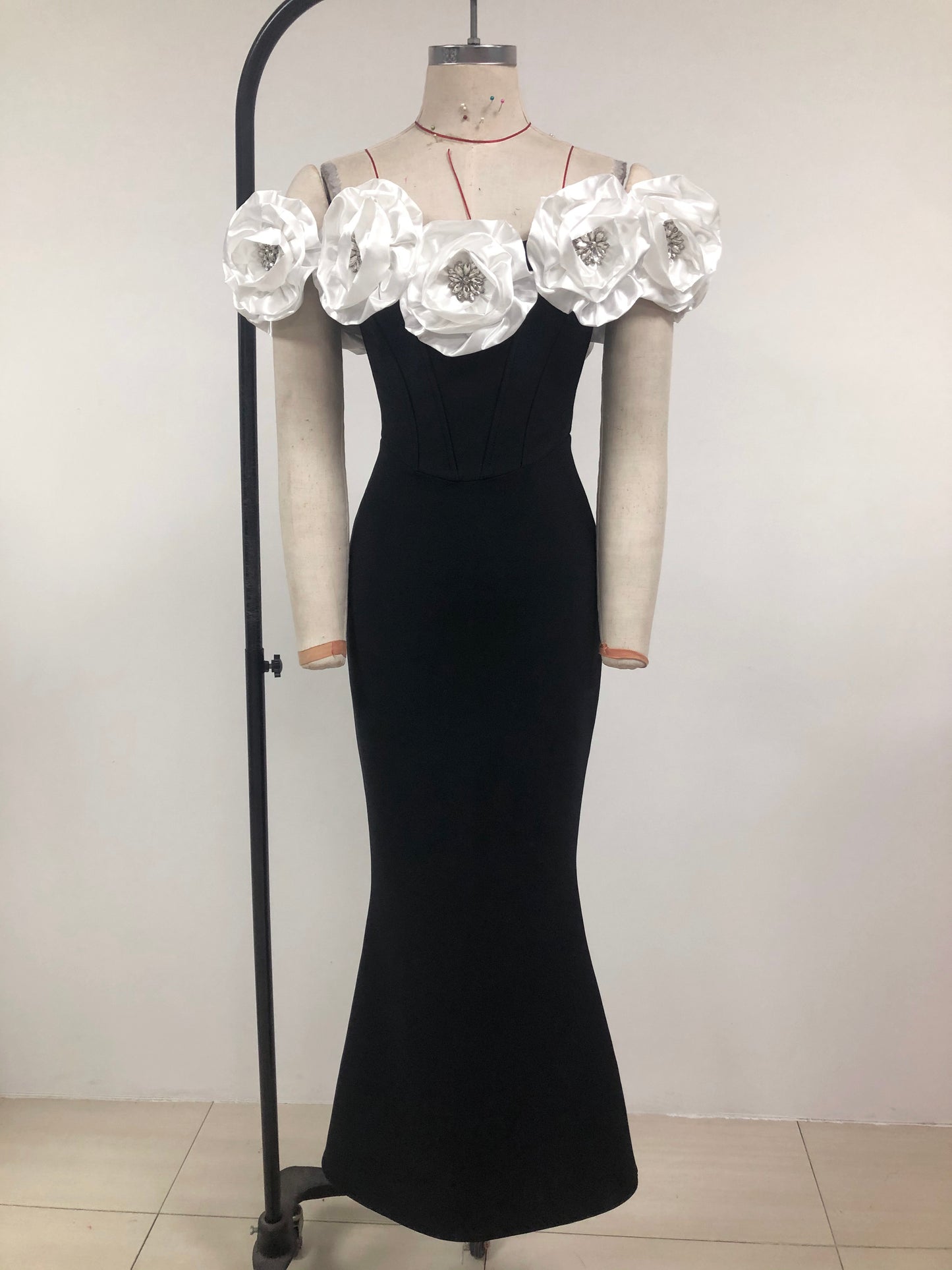 Golden 3D Flower Long Bodycon Formal Party Gown Elegant Luxury Black Evening Dresses for Women
