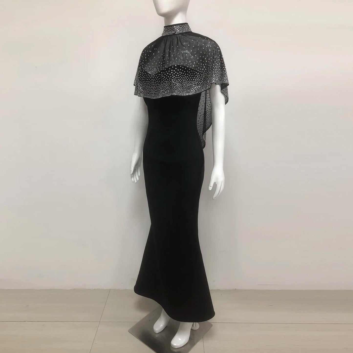 Custom Clothing Manufacturer 2025 Luxury Black Evening Dress Elegant Mermaid Gown with Sparkling Diamond Transparent Cape