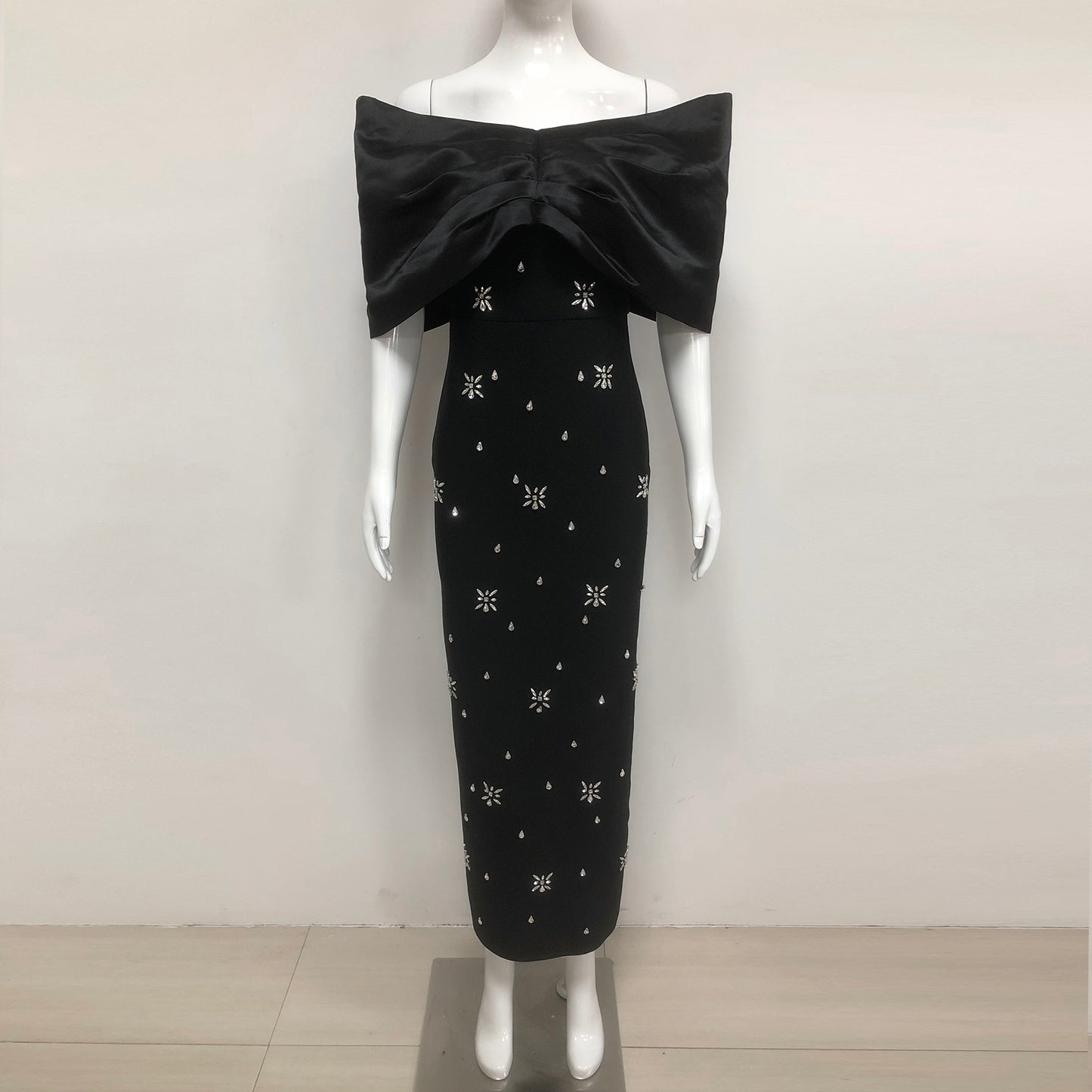 Black Mermaid Gown With Satin Bow