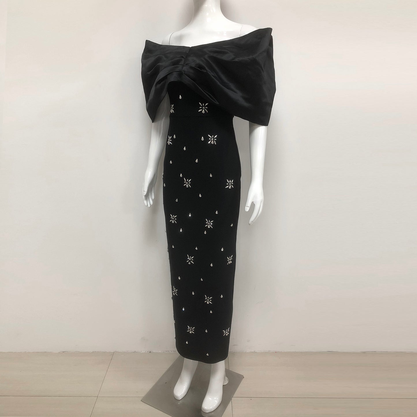 Black Mermaid Gown With Satin Bow