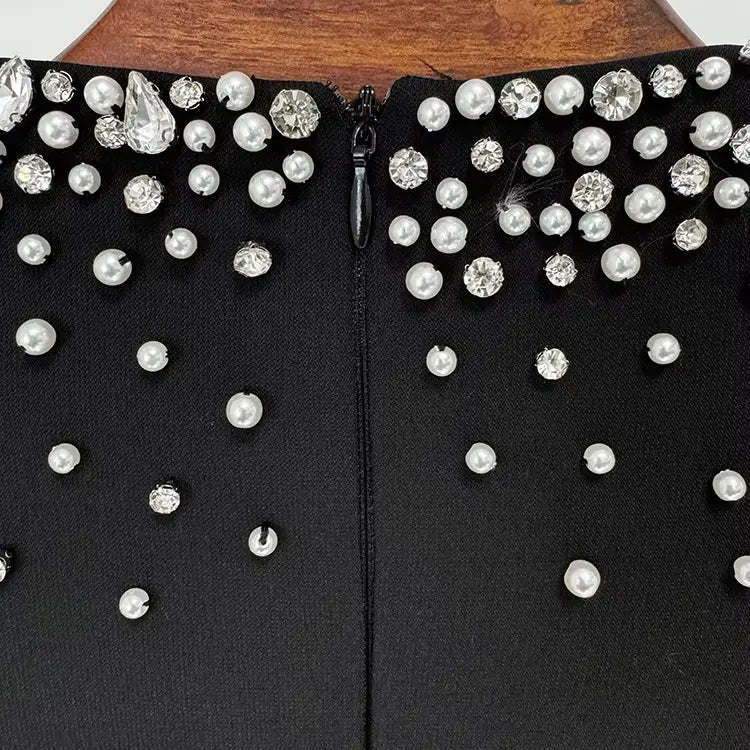 2025 Elegant Beaded Floor Standing Women's Formal Evening Dress Luxury Beaded Modest Evening Dress Long Cape Sleeves