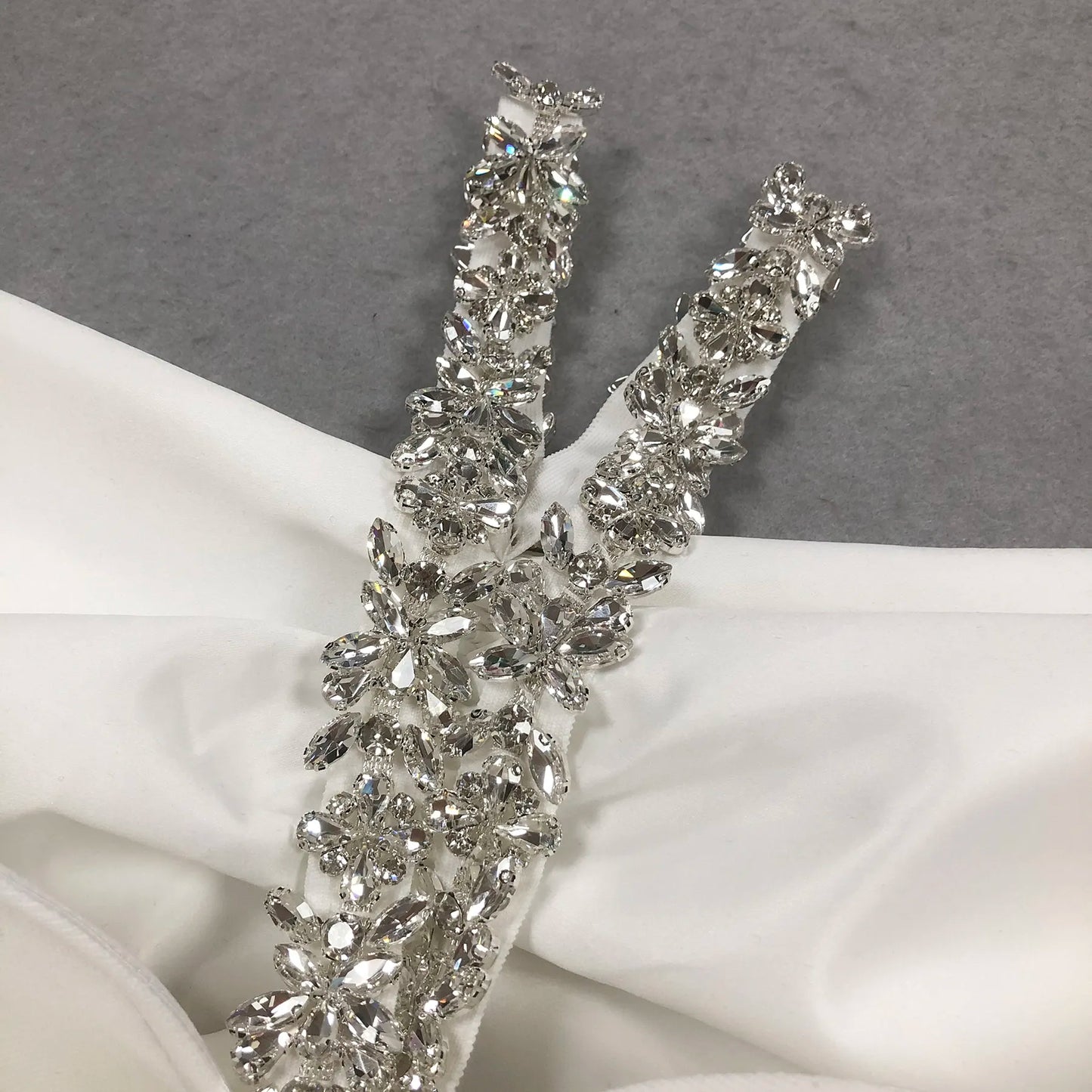 Fully customized dress high-end luxury off-shoulder big bow mermaid evening dress elegant white long dress dinner