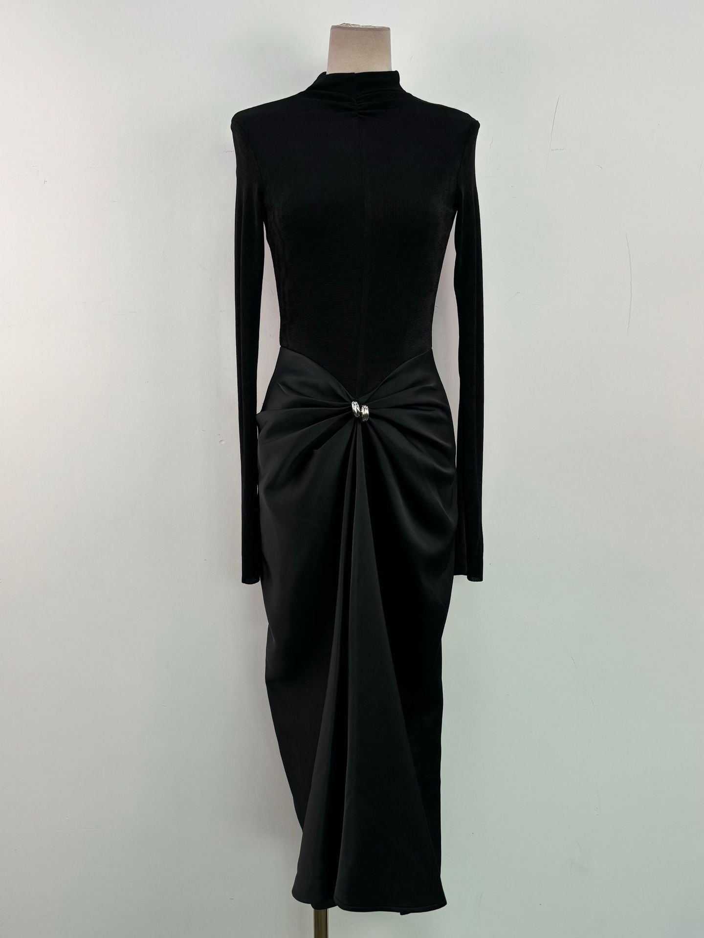 Contrast Color High Neck Pleated Dress