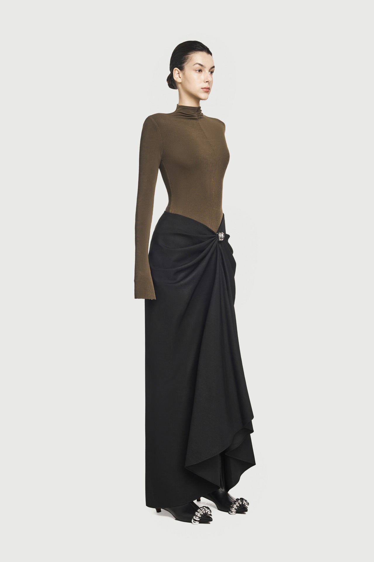 Contrast Color High Neck Pleated Dress